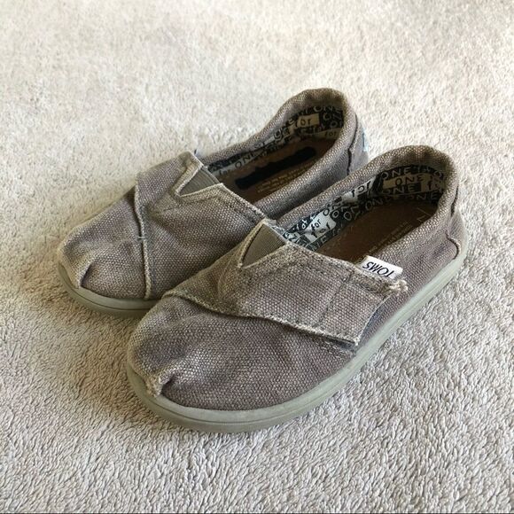 Toms Slip On Canvas Shoes - Picture 2 of 10